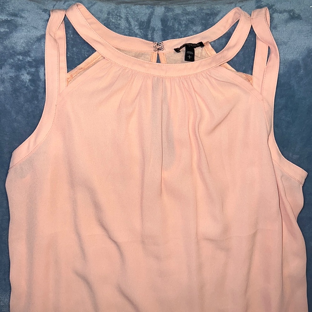 Express coral flowy top